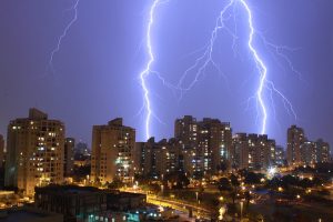 LIGHTNING AND THUNDER IN HEBREW