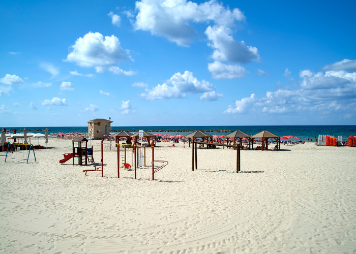 Banana Beach בננה